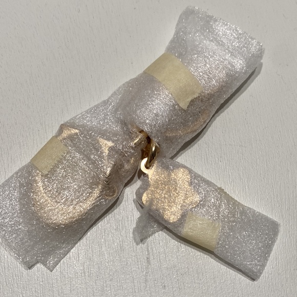 NWT Coach SIGNATURE C LOGO Gold/ Taffy Resin Flower Bag Charm/ Key Chain C8627 - Picture 5 of 5